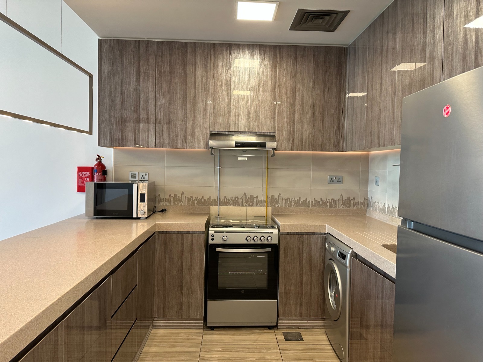 1-Bedroom Unfurnished Apartment - For Rent in Jumeirah Lake Towers (JLT) — view 5