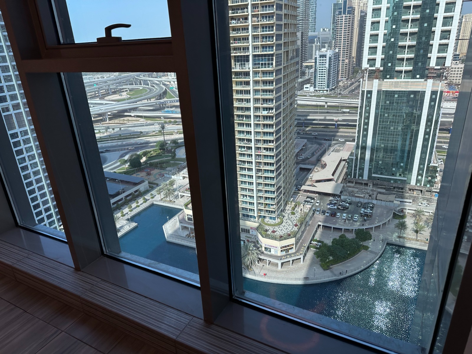 1-Bedroom Unfurnished Apartment - For Rent in Jumeirah Lake Towers (JLT) — view 6
