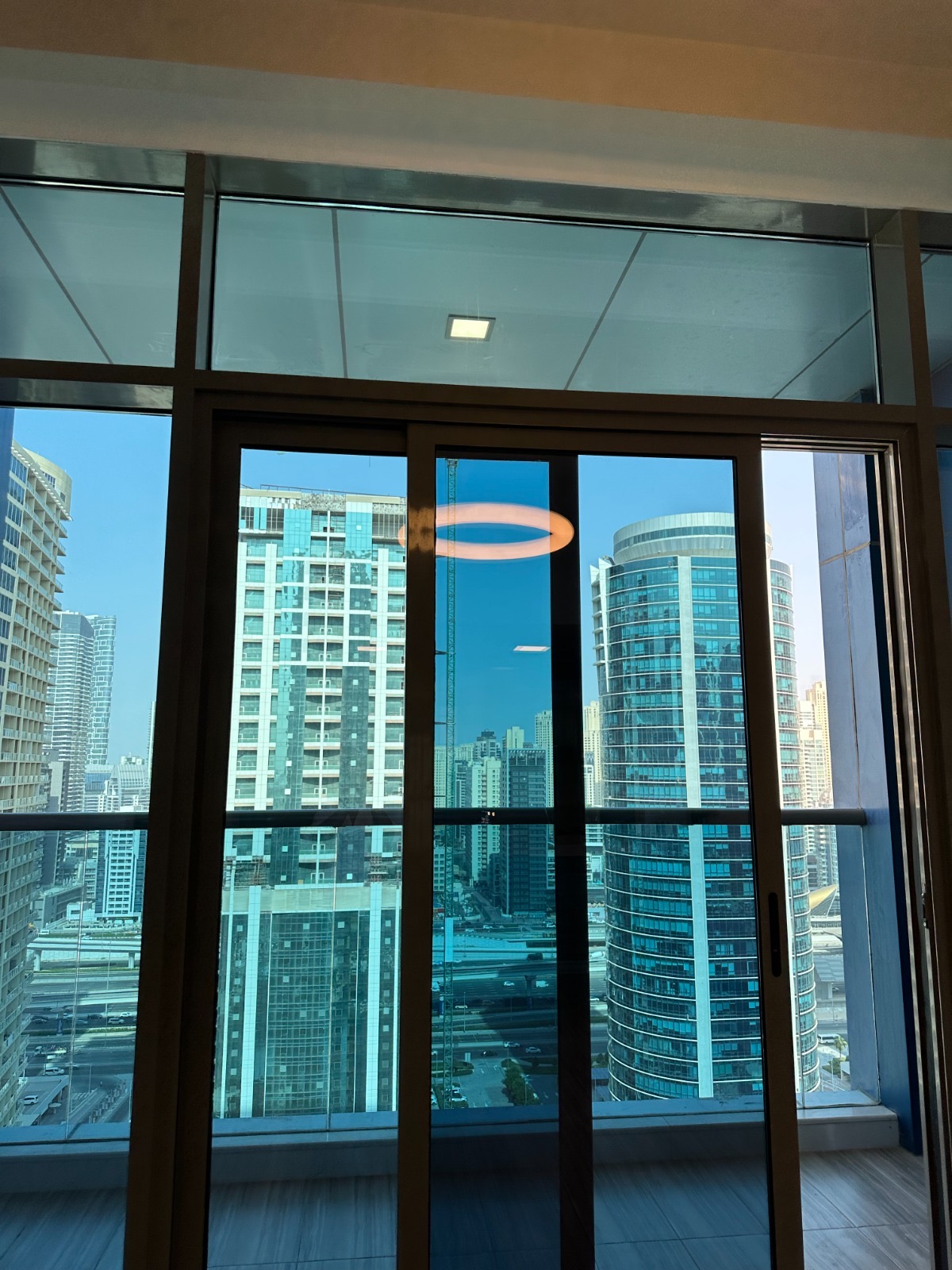 1-Bedroom Unfurnished Apartment - For Rent in Jumeirah Lake Towers (JLT) — view 7