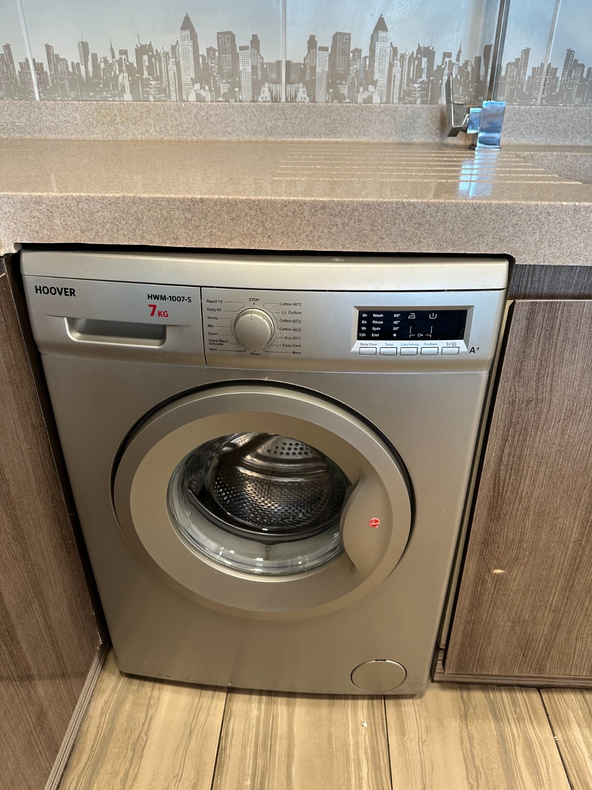 1-Bedroom Unfurnished Apartment - For Rent in Jumeirah Lake Towers (JLT) — view 8