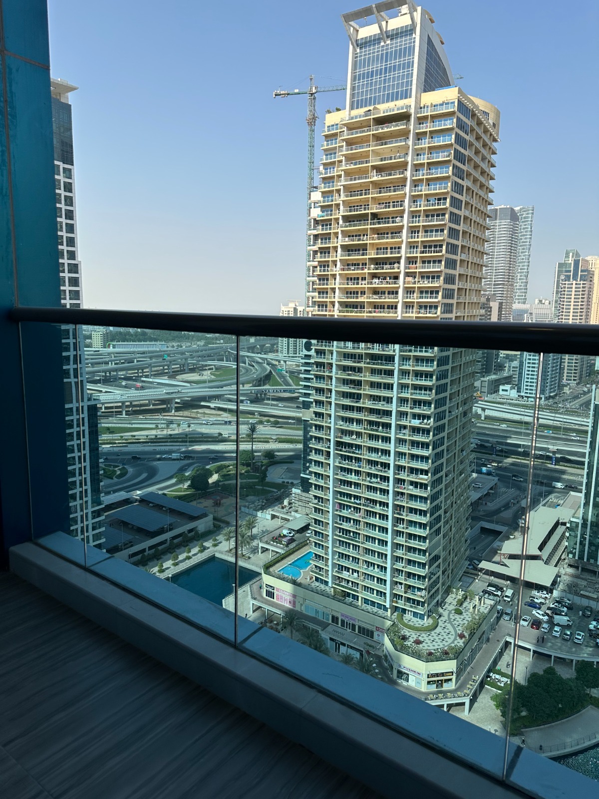 1-Bedroom Unfurnished Apartment - For Rent in Jumeirah Lake Towers (JLT) — view 11