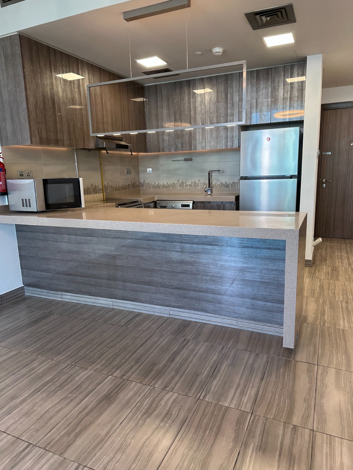 1-Bedroom Unfurnished Apartment - For Rent in Jumeirah Lake Towers (JLT) — view 12