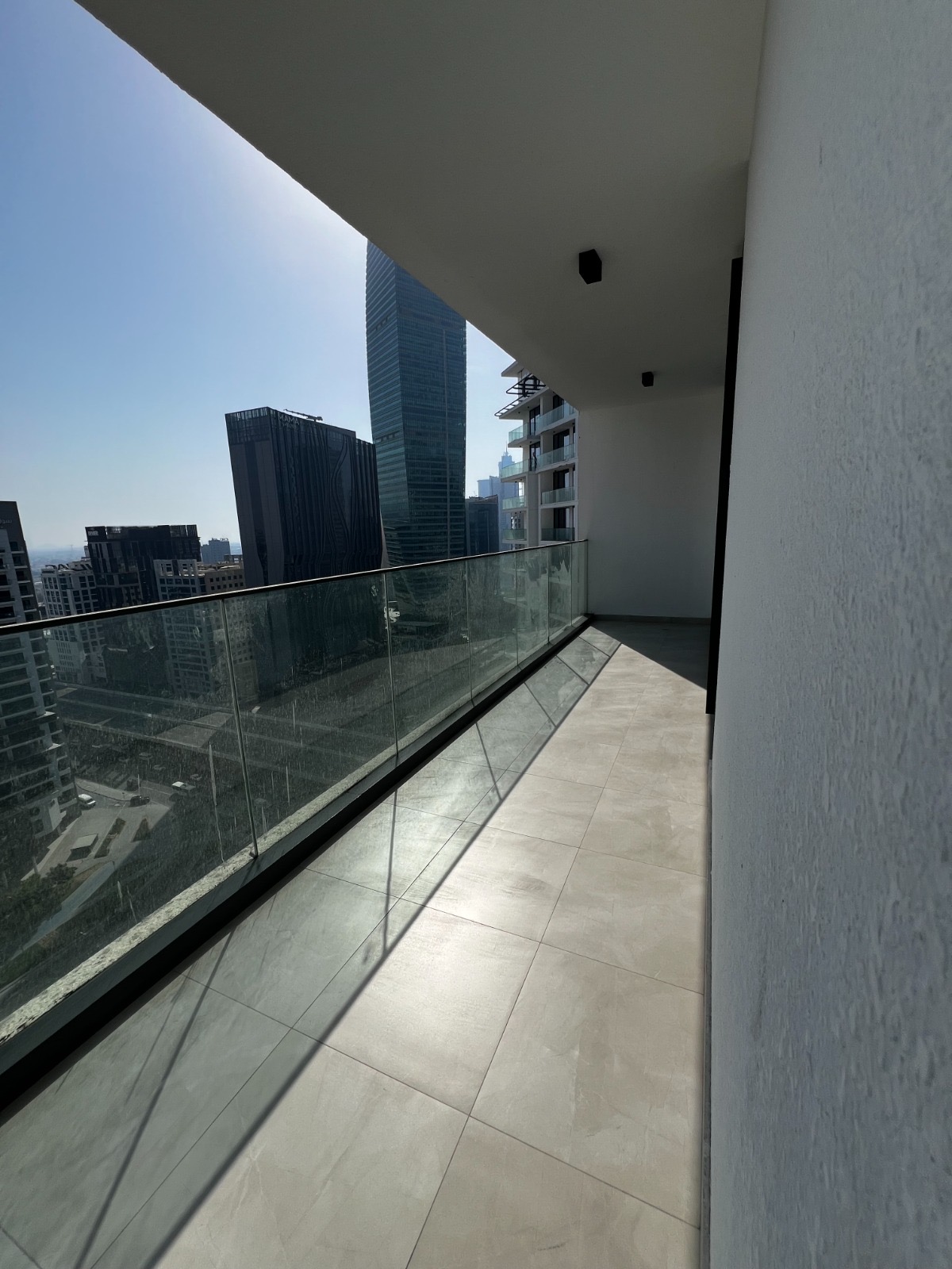 3-Bedroom Furnished Apartment - For Rent in 📍 The Paragon by IGO – Business Bay — view 15