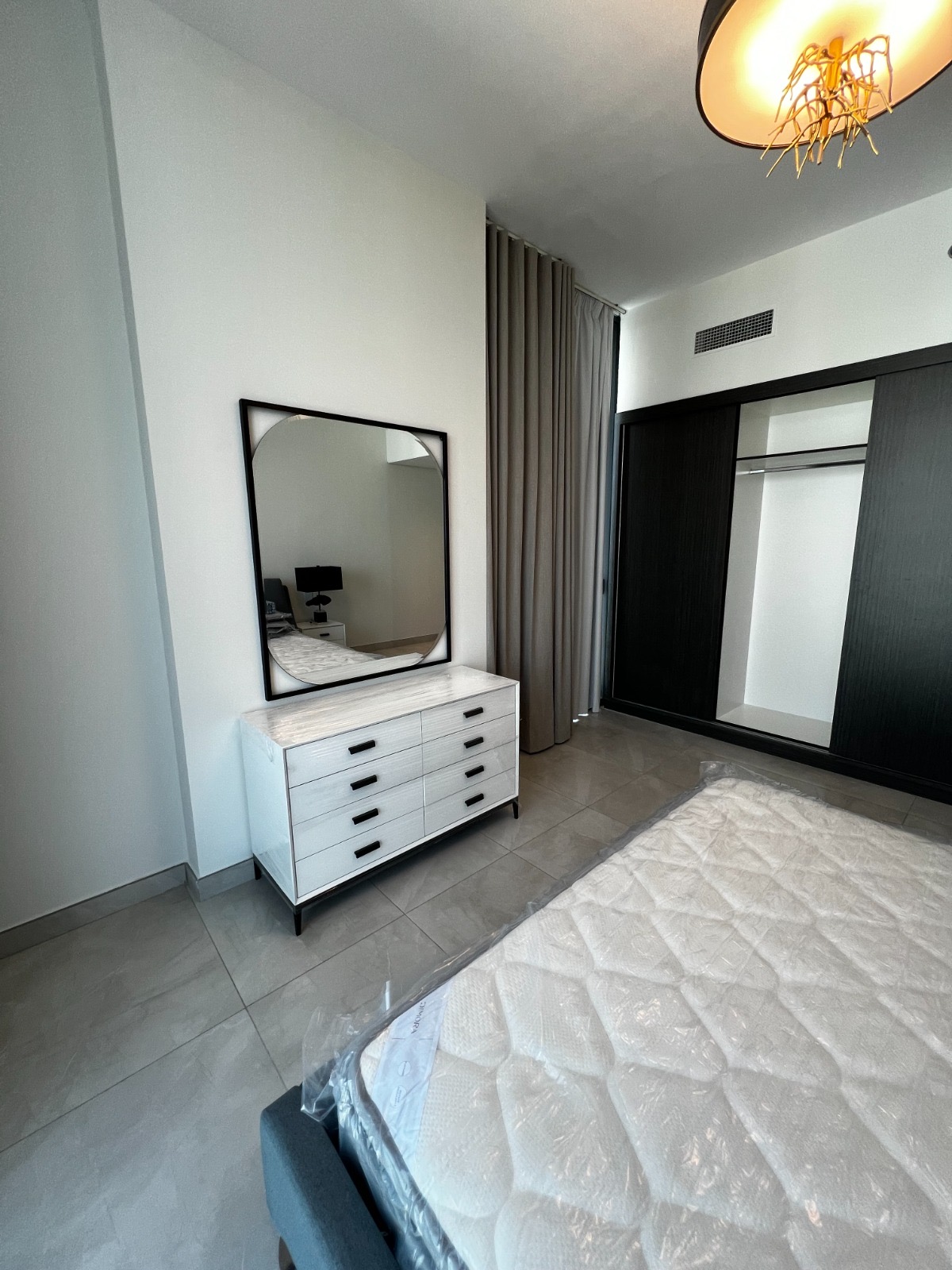 3-Bedroom Furnished Apartment - For Rent in 📍 The Paragon by IGO – Business Bay — view 16