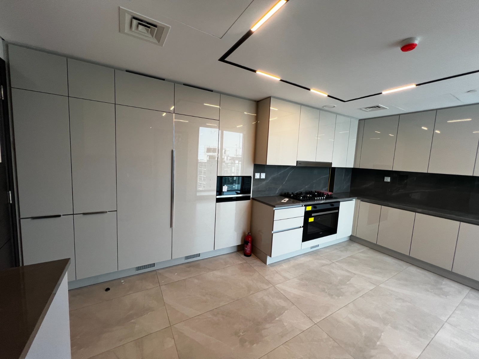 3-Bedroom Furnished Apartment - For Rent in 📍 The Paragon by IGO – Business Bay — view 24