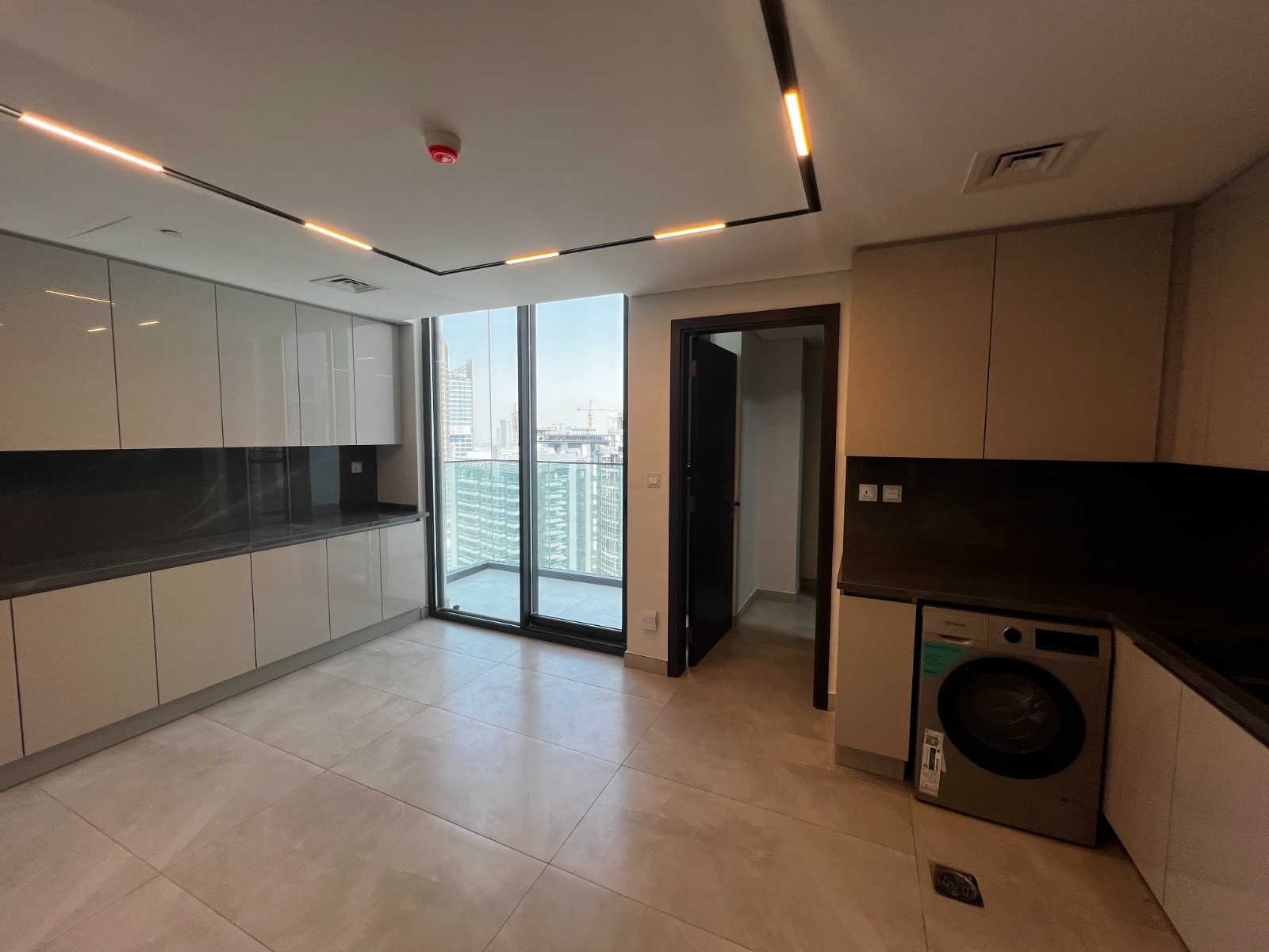 3-Bedroom Furnished Apartment - For Rent in 📍 The Paragon by IGO – Business Bay — view 27