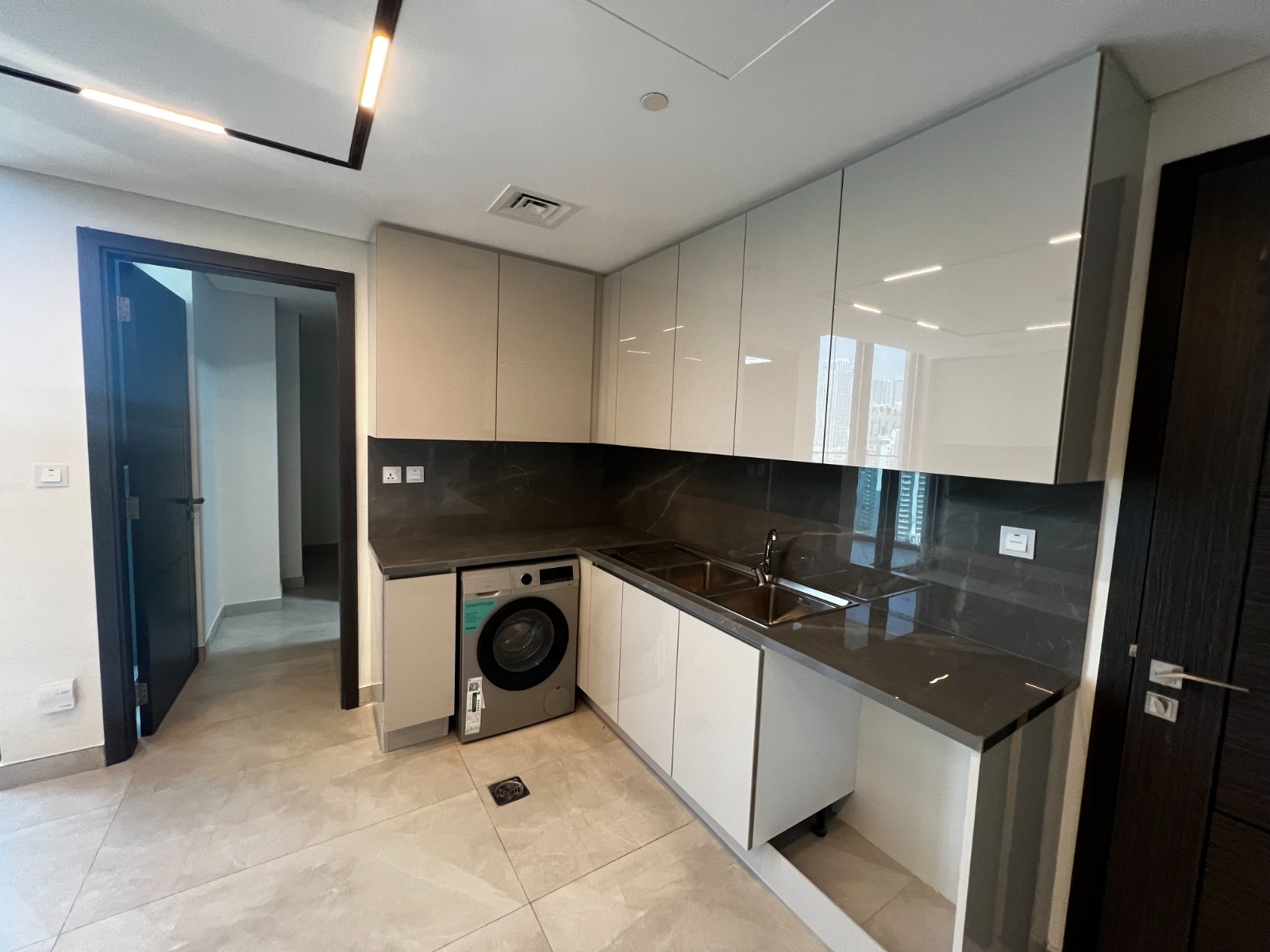 3-Bedroom Furnished Apartment - For Rent in 📍 The Paragon by IGO – Business Bay — view 29