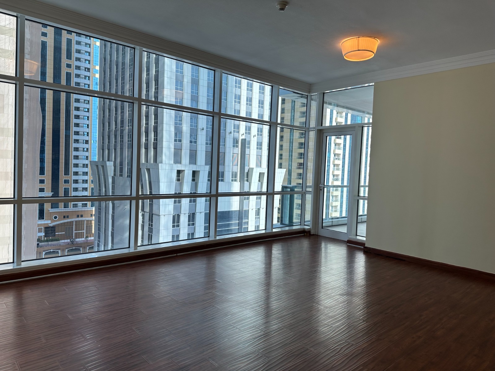 2-Bedroom Unfurnished Apartment : For Rent in 📍 MAG 218 – Dubai Marina