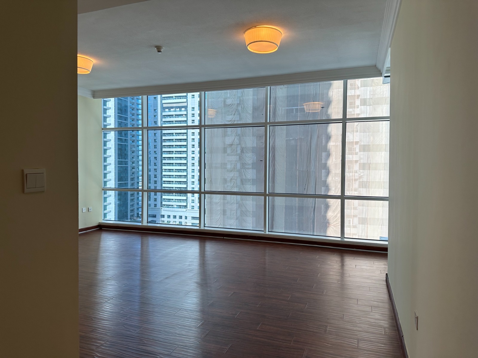 2-Bedroom Unfurnished Apartment : For Rent in 📍 MAG 218 – Dubai Marina — view 2
