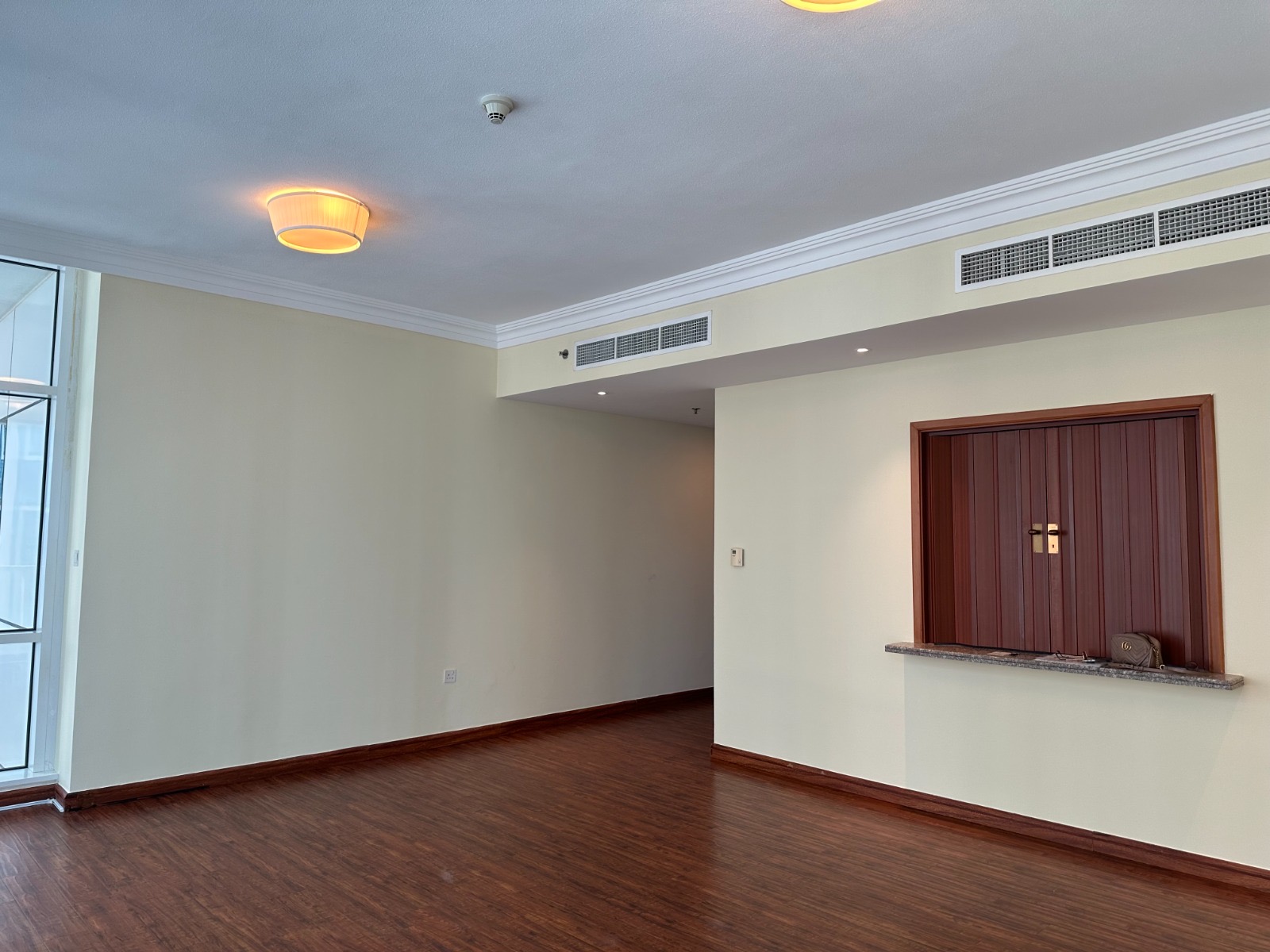 2-Bedroom Unfurnished Apartment : For Rent in 📍 MAG 218 – Dubai Marina — view 3