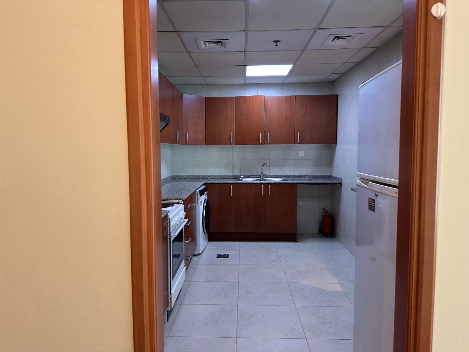 2-Bedroom Unfurnished Apartment : For Rent in 📍 MAG 218 – Dubai Marina — view 4