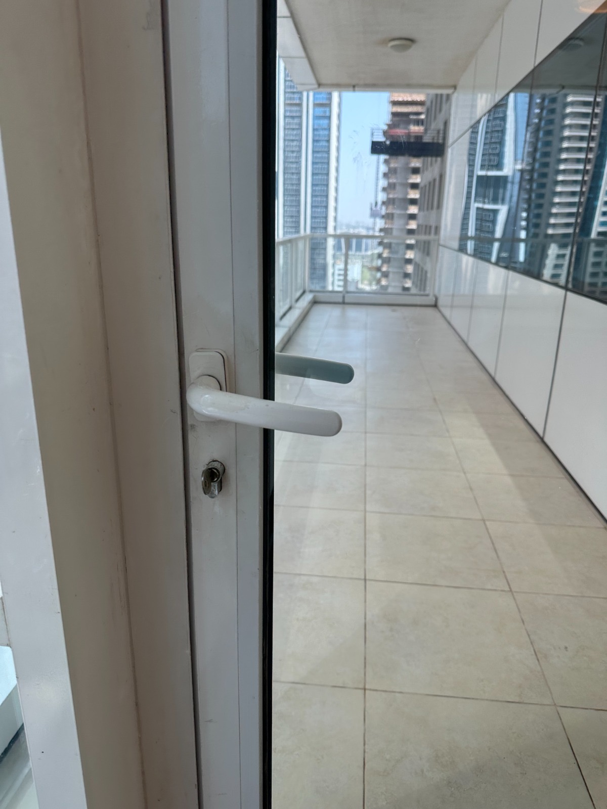 2-Bedroom Unfurnished Apartment : For Rent in 📍 MAG 218 – Dubai Marina — view 12