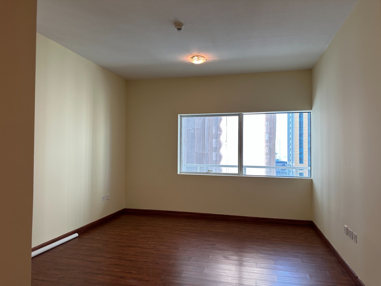 1-Bedroom Unfurnished Apartment in Jumeirah Lake Towers