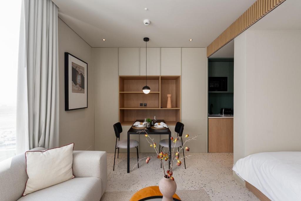 European-Style Studio Residence in Business Bay — view 3