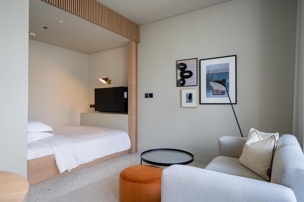 European-Style Studio Residence in Business Bay — view 4